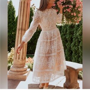 Ivy City Sicily Dress (Champagne)